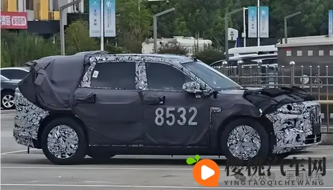 极氪9X小弟极氪8X:30万级插混新卷王,400km纯电,四季度上市!-1