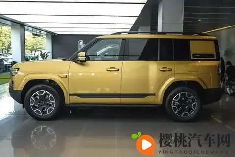 家庭用车选TA!方程豹钛7的空间、续航、智能、安全表现都不错-1