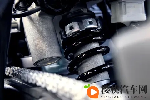 本田发布2026款XL750,新增电子离合器,这下上手难度更低了!-2