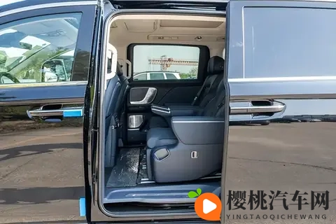 华为乾崑加持、全铝底盘,试驾26款岚图梦想家让意外-3