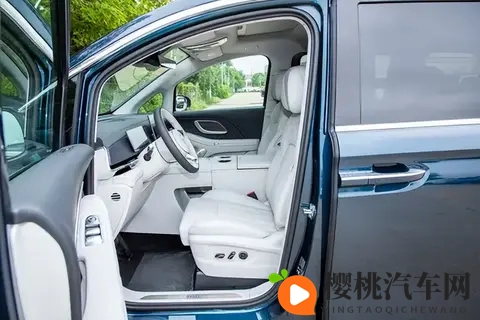 26款岚图梦想家实测后，我发现它确实重新定义了“舒适出行”-1