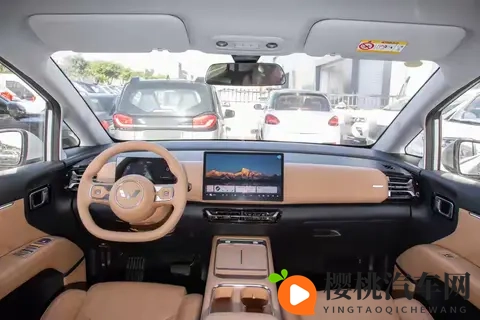 五菱又掀桌子!768万起的7座MPV来了,三种动力随便选-2