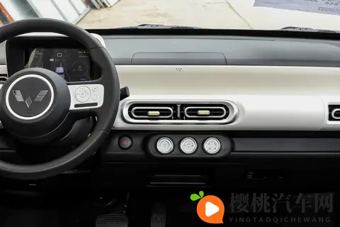 五菱宏光MINIEV购车手册丨不同预算用户，怎么选更划算？-3