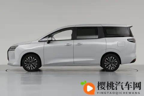 我的星光730 2025款到店体验:一辆适合全家出行的7座车-3