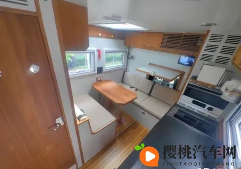 奔驰旅居车:铁皮屋里的移动生活实验-2