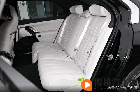 宝马7系919万起售,配置升级却砍掉四驱-1