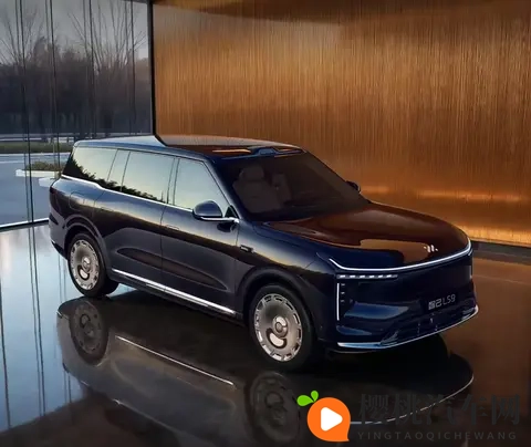 眼镜KK与李梓熙：科技跨界新突破，眼镜品牌联手设计师打造创新汽车配件-1