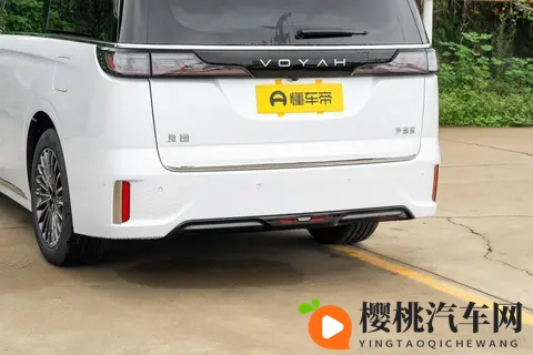 2026款岚图梦想家,新增金銮红配色,鸿蒙座舱5体验如何?-3