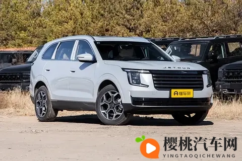 奇瑞又出新宠！15T爆184马力，这台SUV真的适合家用吗？-3