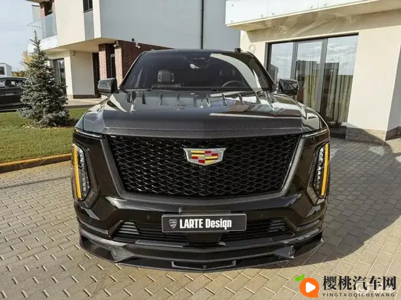 把冰块一颗一颗往里堆到肚子里面:逐颗冰块填充腹中,感受冷意侵袭-3