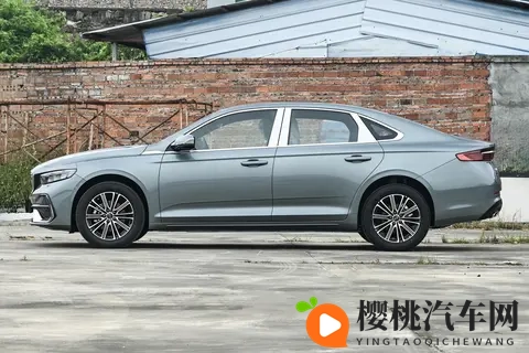 吉利星瑞的产品力有多硬？15T东方曜哪个版本值得入手？-3