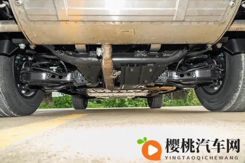 方盒子造型，20T插混，续航超千公里，纵横G700适合家用-3