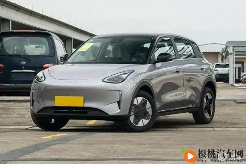 17人但人文艺术：汽车艺术融合：设计突破传统，文化底蕴深厚-1