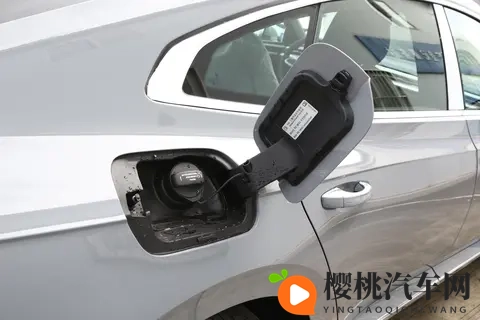 26 款大众 CC 怎么选？配置细节、使用体验及竞品参考-3