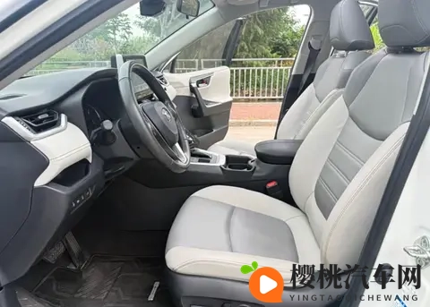 月销量涨到23213台！RAV4 荣放降到1248万，事实证明：降价很有效-2