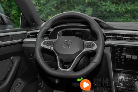 大众CC普通版：炫目与夺目版本，哪款更适合你？-2