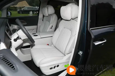 试驾26款岚图梦想家:鸿蒙座舱5+乾崑ADS 4+5C超充,实力如何?-1