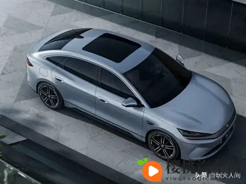 同居爱情故事 三上悠亚:汽车元素新潮流,爱情故事引关注-2