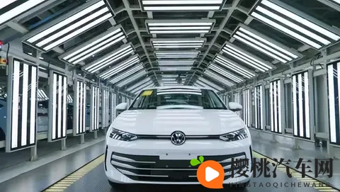 发光标+贯穿灯!朗逸Pro酷似小帕萨特,车长增42mm,月销稳定2万+-2