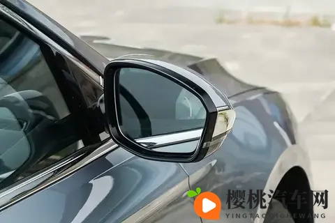 配置对标20万级?10万级燃油家轿给出了答案-1