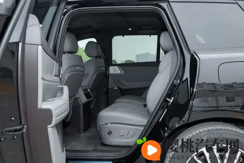 腾势 N8L DM:真能解决家庭出行痛点的六座 SUV-3