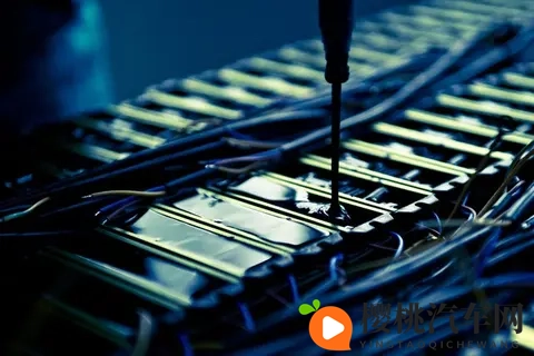 续航1000公里以上、持续供电40余年?丰田称新型固态电池即将突破-3