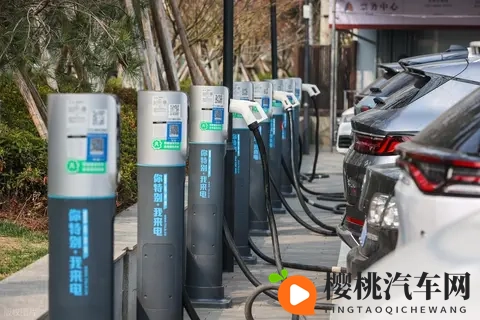 新能源车销售占据半壁江山，蓝海市场切换变红海！-2