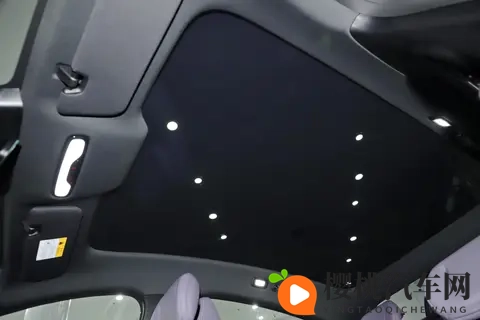 无框车门 + 零重力按摩椅，深蓝 L06 才是 Z 世代梦中情车？-1