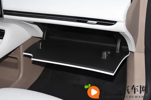 燃油车又火了!2025年政策、降价、智能,现在买能省2万还不费油-1