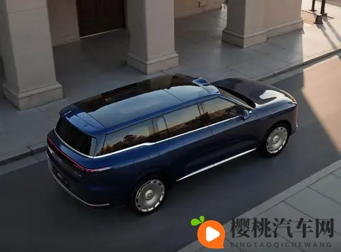 又一款旗舰SUV预售，配3把零重力座椅，增程车纯电续航可达402km-2