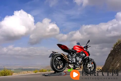 MV 奥古斯塔 2026 运动街车 Brutale 800-2