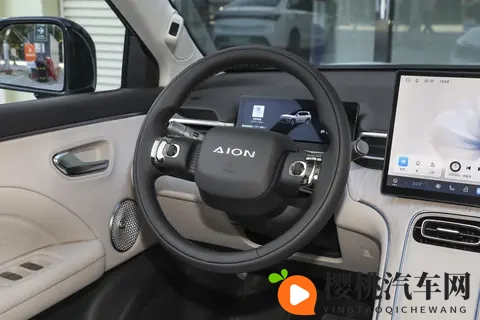 埃安 AION i60,广汽又出一款家用车,细节都考虑了,适合家里用-1