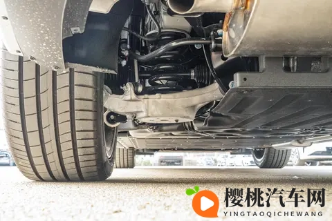 试驾eπ008五座版:让全家人都满意的家用车,到底什么样?-3