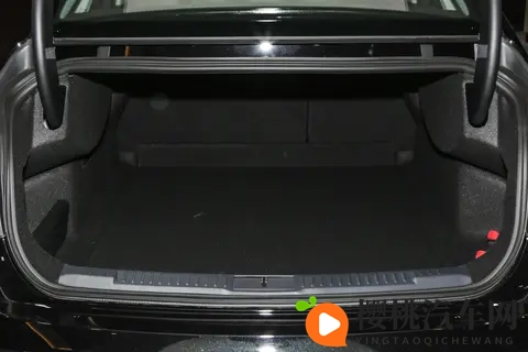 2025 款林肯 Z 深度体验:美式豪华 + 11 米巨屏,家用代步真的香?-3