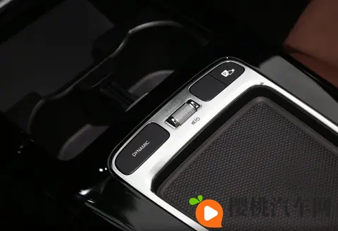 差价244万怎么选？奔驰A级136马力丐版没雷达，建议直上163马力-2