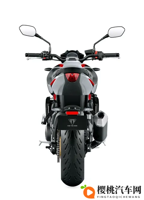 凯旋Trident 800“三叉戟”震撼登场!中量级街车市场迎来新霸主-2