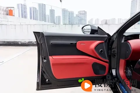 搭载华为四激光雷达与大电池，智能与体验同步提升，这车咋样-1