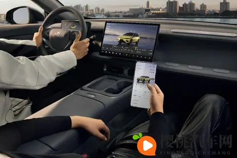 零跑Lafa5正式预售，1058万起，年轻人的第一台“纯电钢炮”？-1