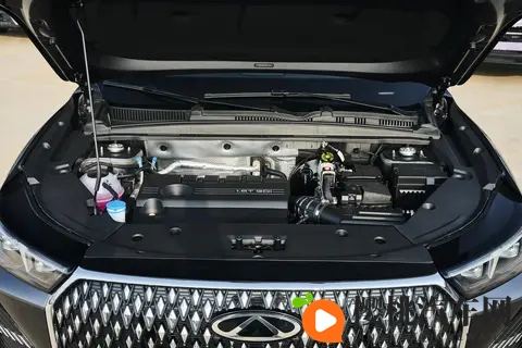 奇瑞第五代瑞虎8上市：双前脸设计，轴距2825mm，标配8155芯片-1