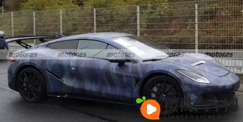 不是概念车！腾势Z敞篷跑车实车上路，方向盘折叠震撼全场！-2