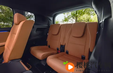 奔驰全新GLB内饰官图曝光，星空顶+三联屏，可把豪华智能玩明白了-1