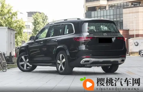 2026款奔驰GLS上市，入门车型配置提升，售价不变依旧自信-1