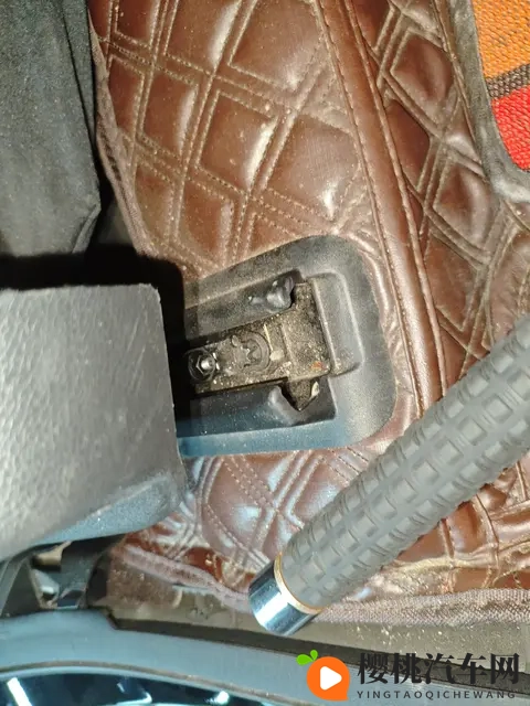 黄色不良软件:汽车系统惊曝隐患,揭秘潜伏风险!-2