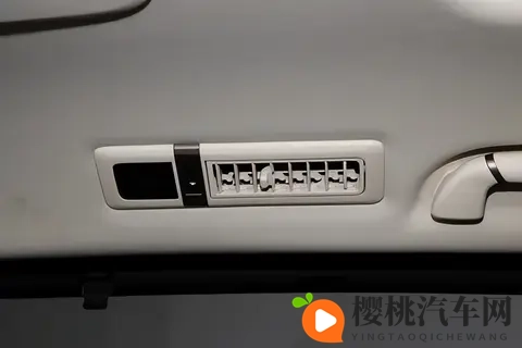 四驱+插混+豪华配置,这台新车上市就降价,真香还是套路?-1