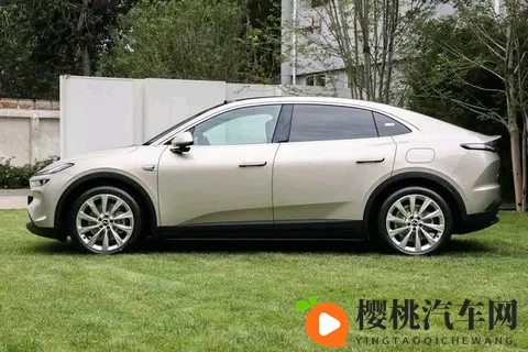 不到18万，开上豪华大5座SUV，现在下定赢麻了！-1