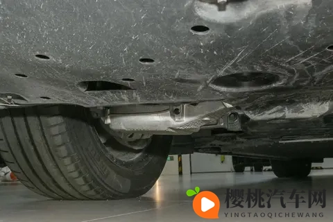 极氪009宜商宜家，大空间纯电MPV，续航900公里，轴距3205毫米-3