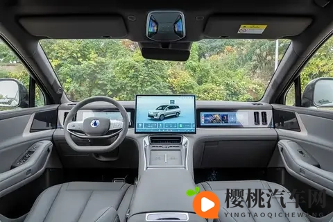 30万级SUV试驾体验:不拼数据,靠什么赢得好感?-2