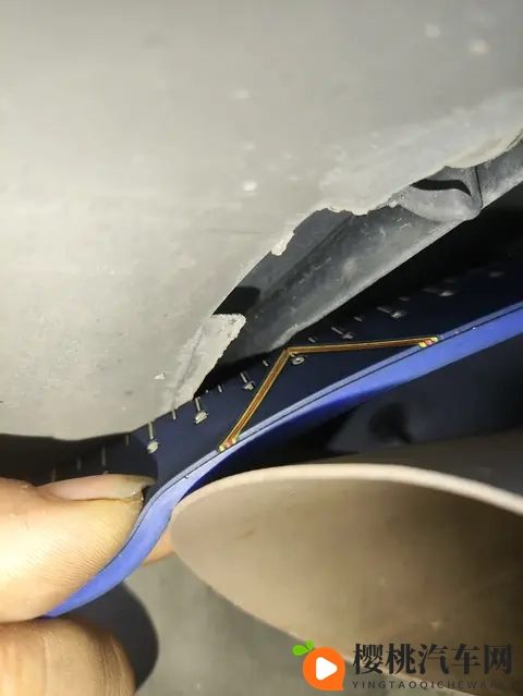 21年路虎揽胜加长版，868万，圆你陆地头等舱梦想？-1