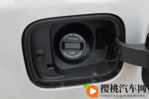 7万级真7座MPV！星光730 2025款 舒适型实测：二胎家庭出行无压力-2