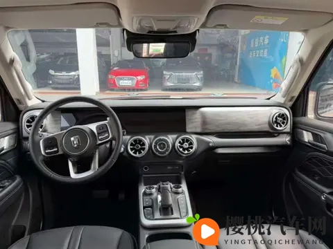 #二手车推荐#硬汉也温柔，17万拿下准新坦克300，圆你越野梦-1